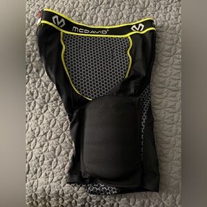 McDavid Men’s Medium Padded Compression Shorts Football Girdle – Like New